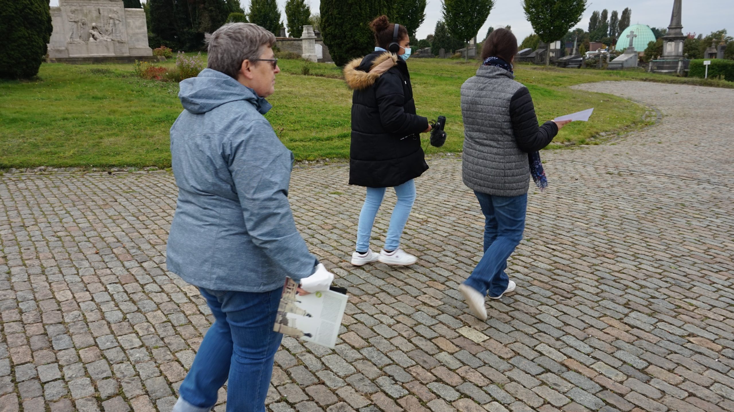 21.10.14 Interview cimetiere (5)